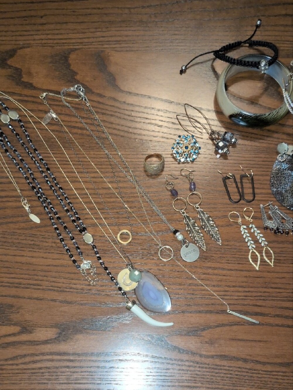 Lot Assorted Women’s Jewelry Set - Pink, Black, Multicolor Earrings & Bracelets - Picture 3 of 17
